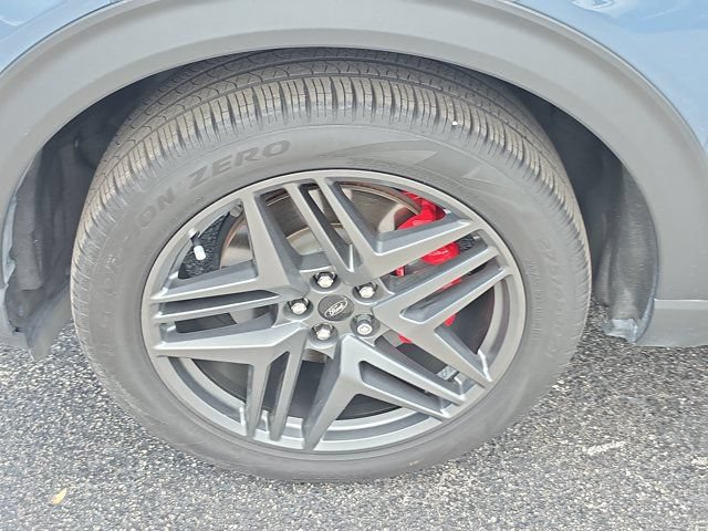 Certified 2025 Ford Explorer ST-Line w/ Premium Package RWD image 9