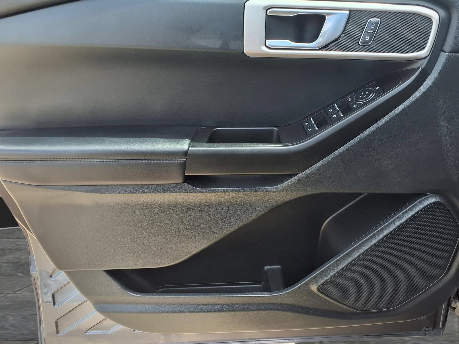 Certified 2021 Ford Explorer 2WD image 18