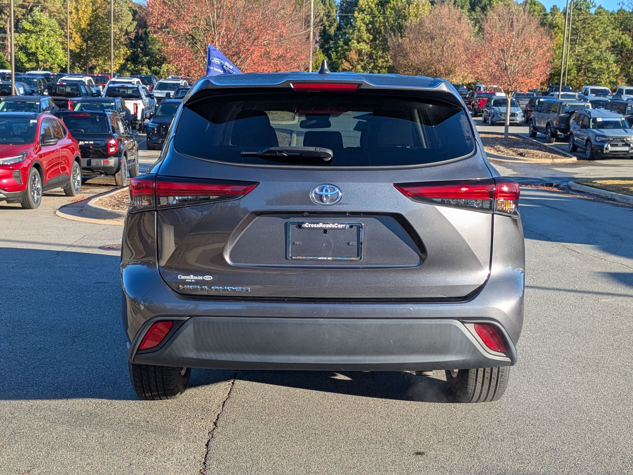 Used 2023 Toyota Highlander Limited image 4