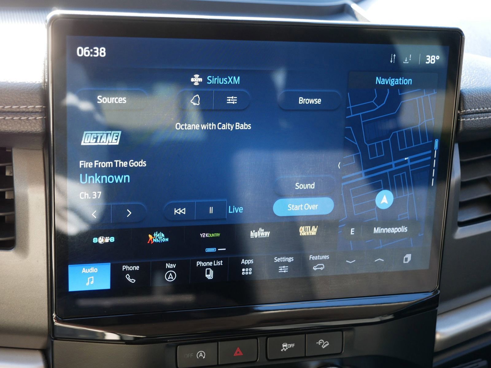 Certified 2024 Ford Expedition XLT image 23