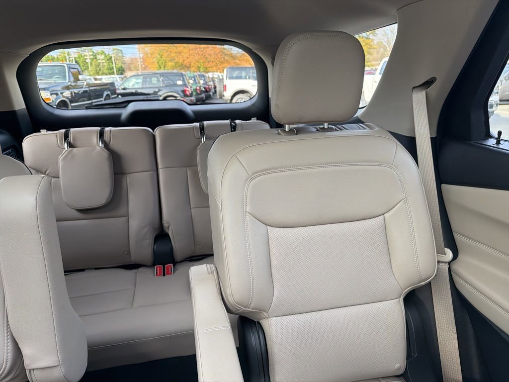 Certified 2022 Ford Explorer Limited w/ Equipment Group 301A image 20