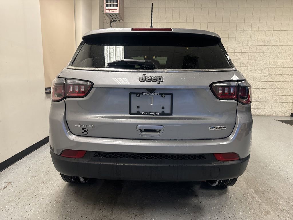 Used 2022 Jeep Compass Latitude image 5