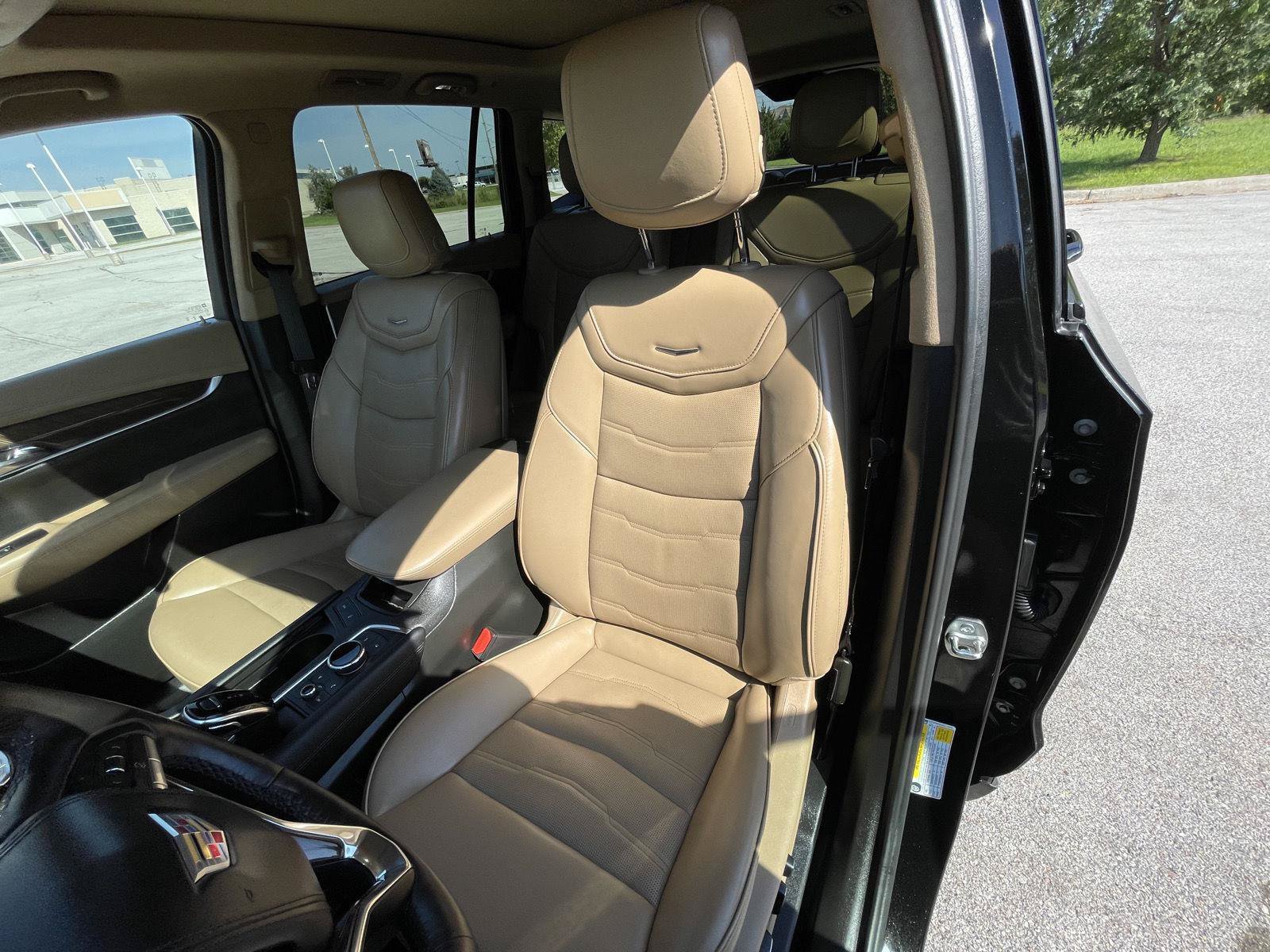 Used 2025 Cadillac XT6 Sport w/ Platinum Package AWD/4WD image 17