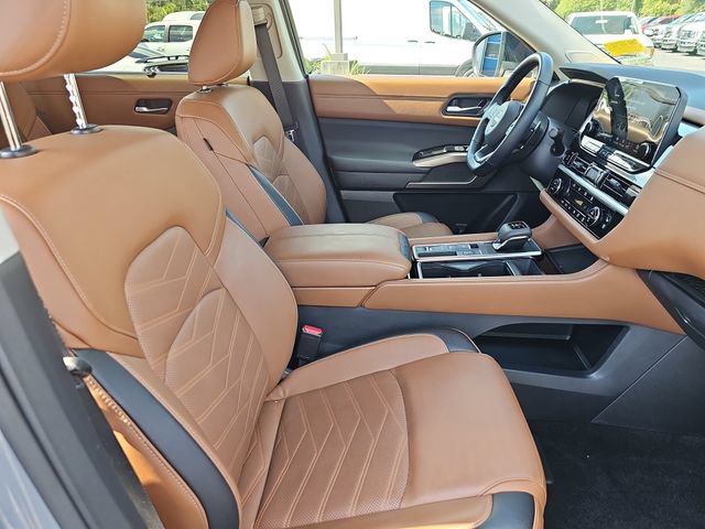 Used 2025 Nissan Pathfinder Platinum FWD image 10