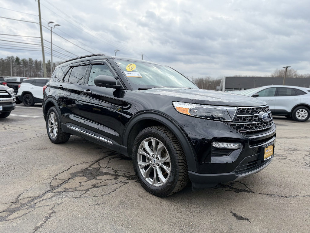 Certified 2022 Ford Explorer XLT w/ Equipment Group 202A image 7