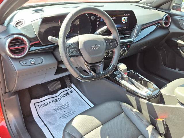 Used 2024 Chevrolet Trax RS w/ Sunroof Package FWD image 11