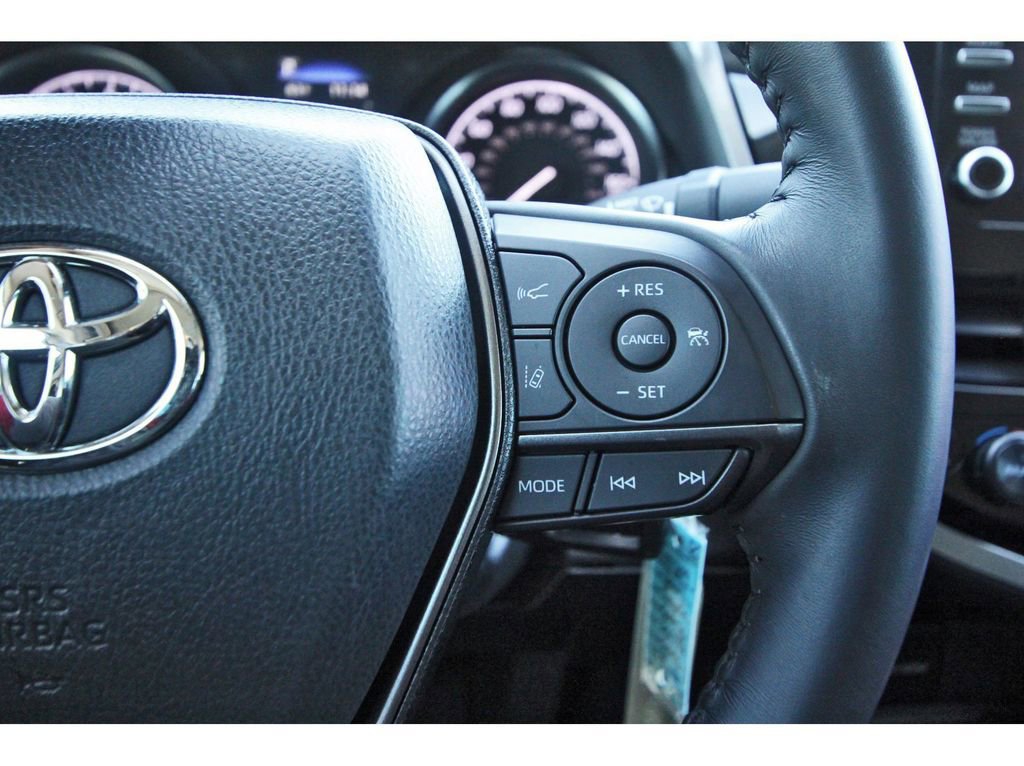 Used 2024 Toyota Camry SE image 19