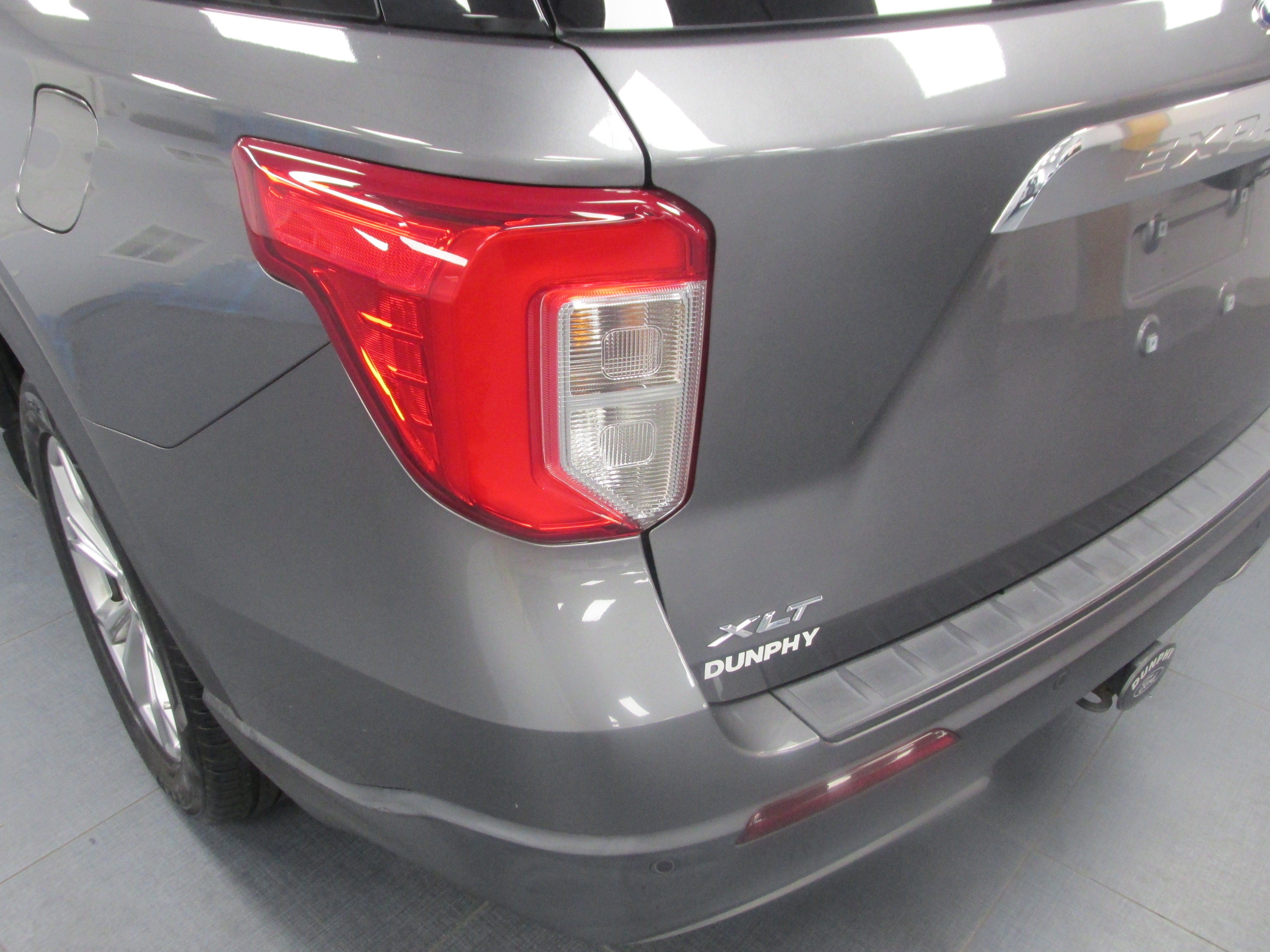 Certified 2021 Ford Explorer XLT w/ Equipment Group 202A AWD/4WD image 12
