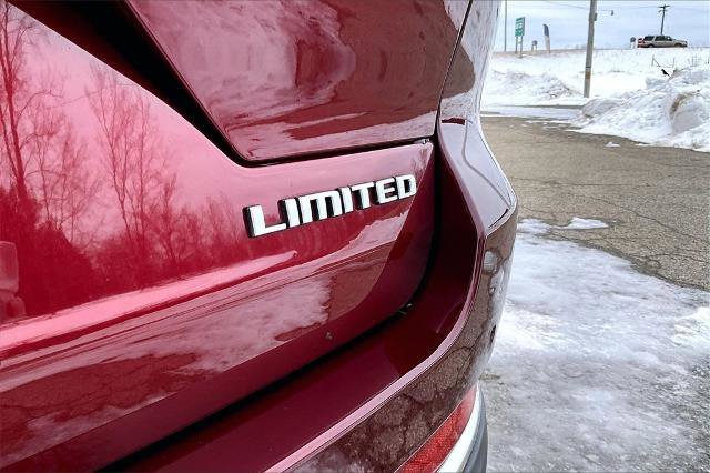 Used 2024 Jeep Grand Cherokee Limited image 10