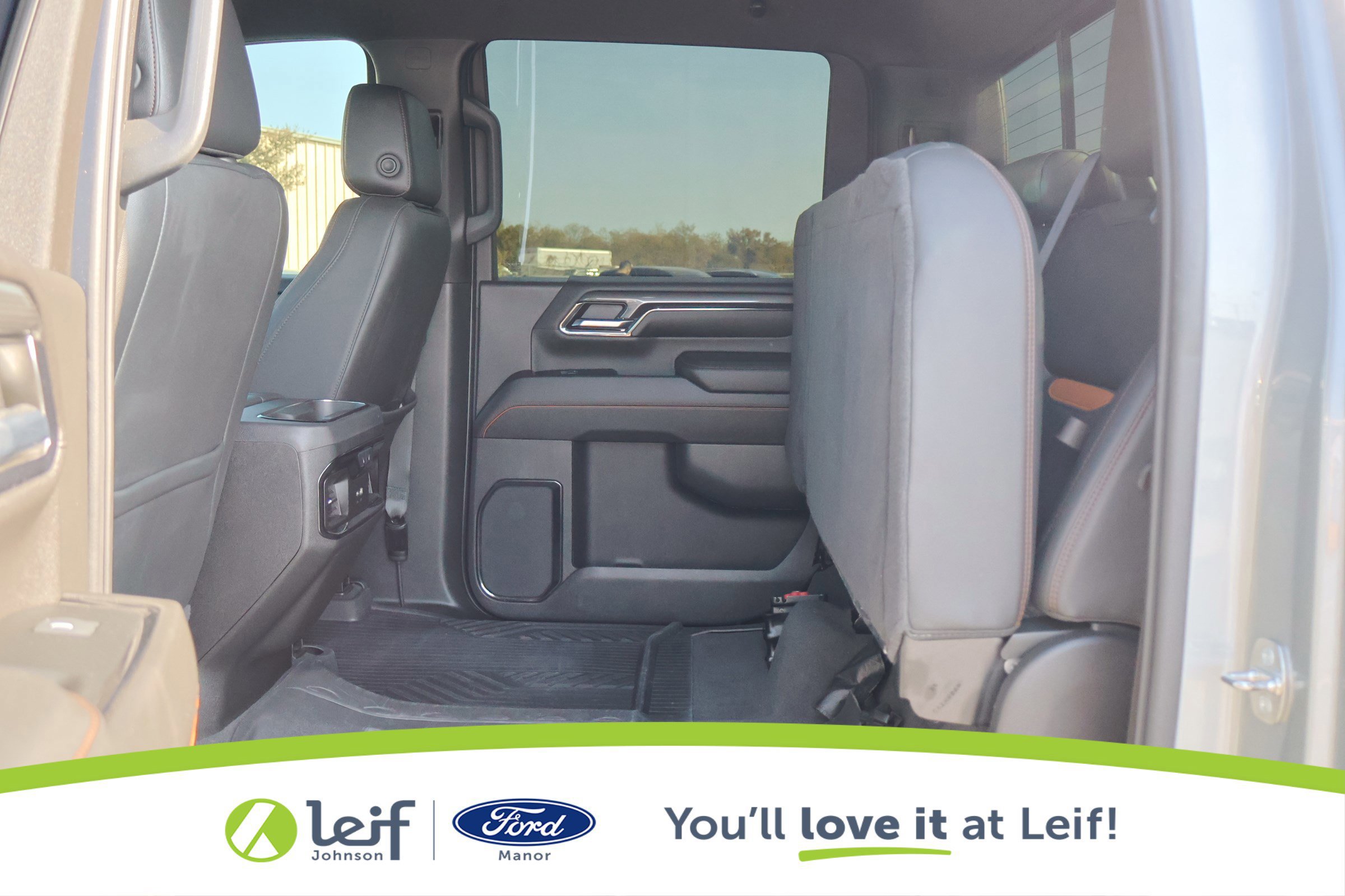 Used 2024 GMC Sierra 2500 AT4 w/ Technology Package image 30