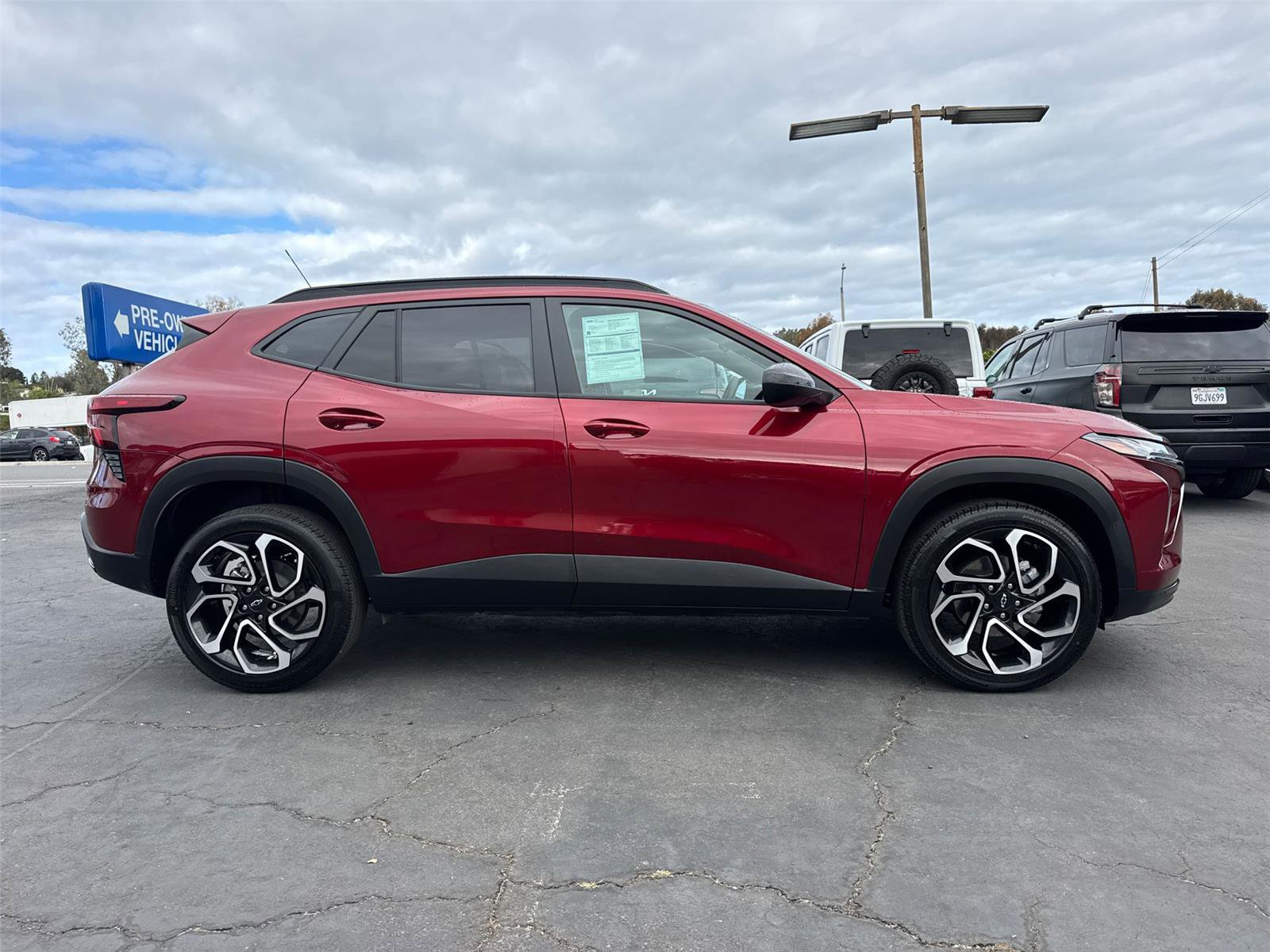 Used 2025 Chevrolet Trax RS FWD image 7