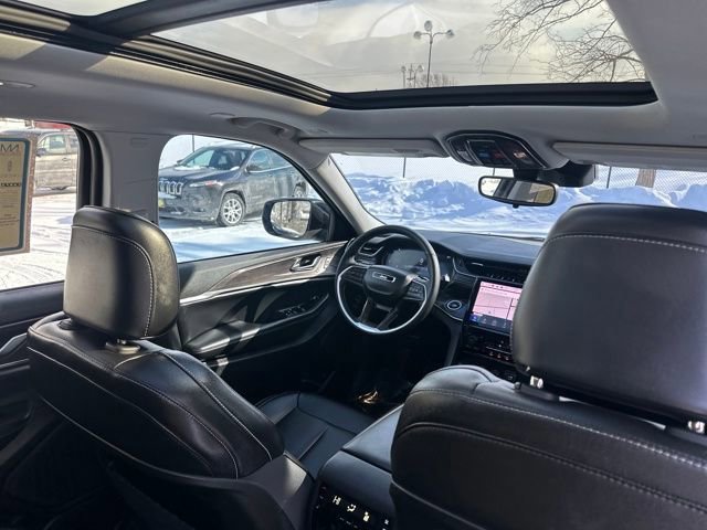 Used 2024 Jeep Grand Cherokee L Limited image 22