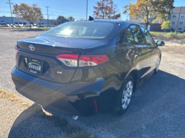 Used 2025 Toyota Corolla LE FWD image 31