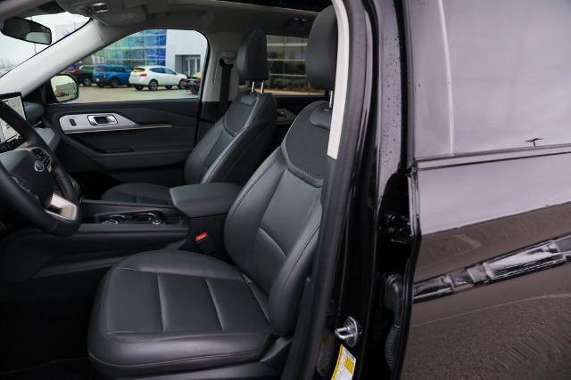 Certified 2025 Ford Explorer Active w/ Active Comfort Package image 23