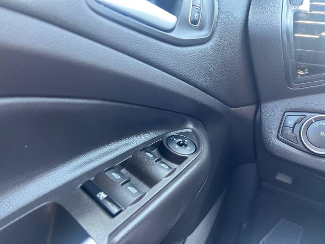 Certified 2018 Ford Escape SE AWD/4WD image 17