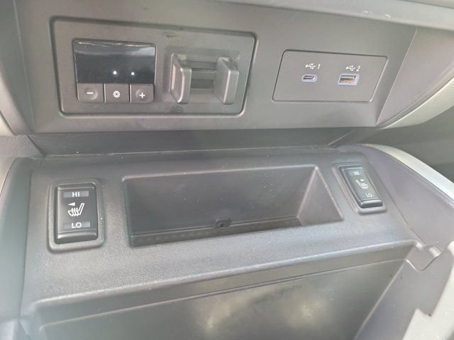 Used 2021 Nissan Titan SV w/ SV Convenience Package RWD image 28