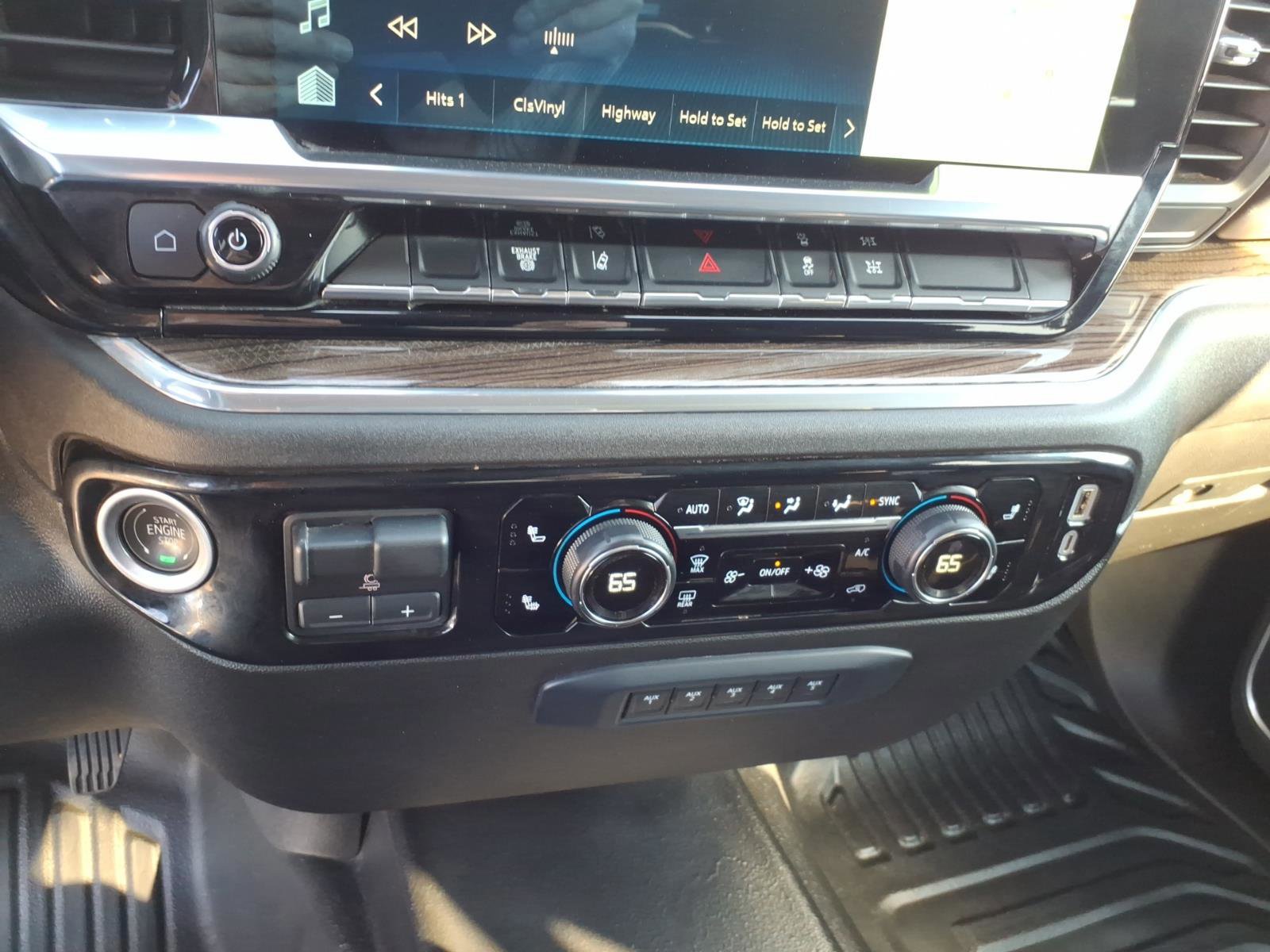 Used 2024 Chevrolet Silverado 3500 LT w/ Convenience Package image 21