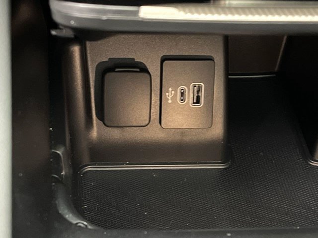Certified 2025 Ford Explorer Active w/ Active Comfort Package AWD/4WD image 32