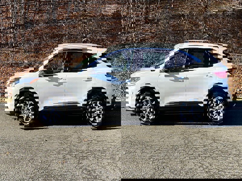 Certified 2022 Ford Escape SE w/ Convenience Package image 2