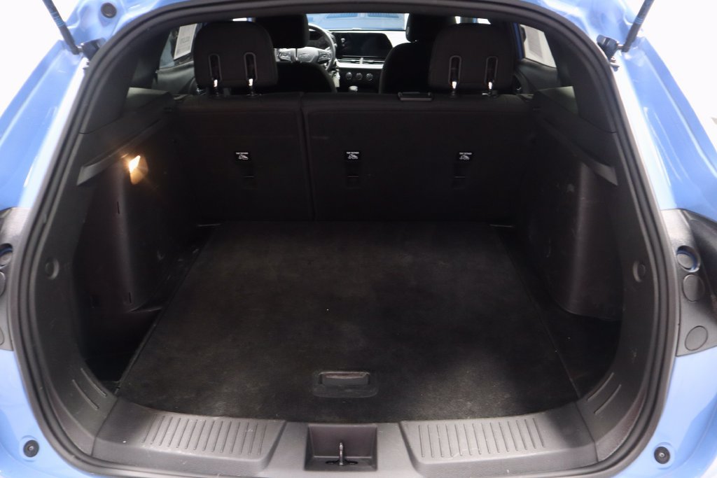 Used 2024 Chevrolet Trax RS w/ Driver Confidence Package FWD image 14