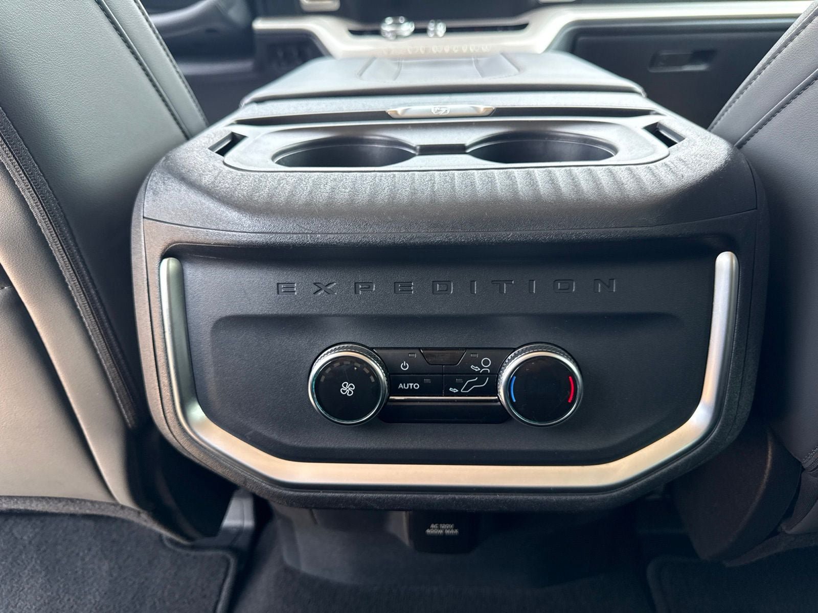 Certified 2025 Ford Expedition Active AWD/4WD image 34