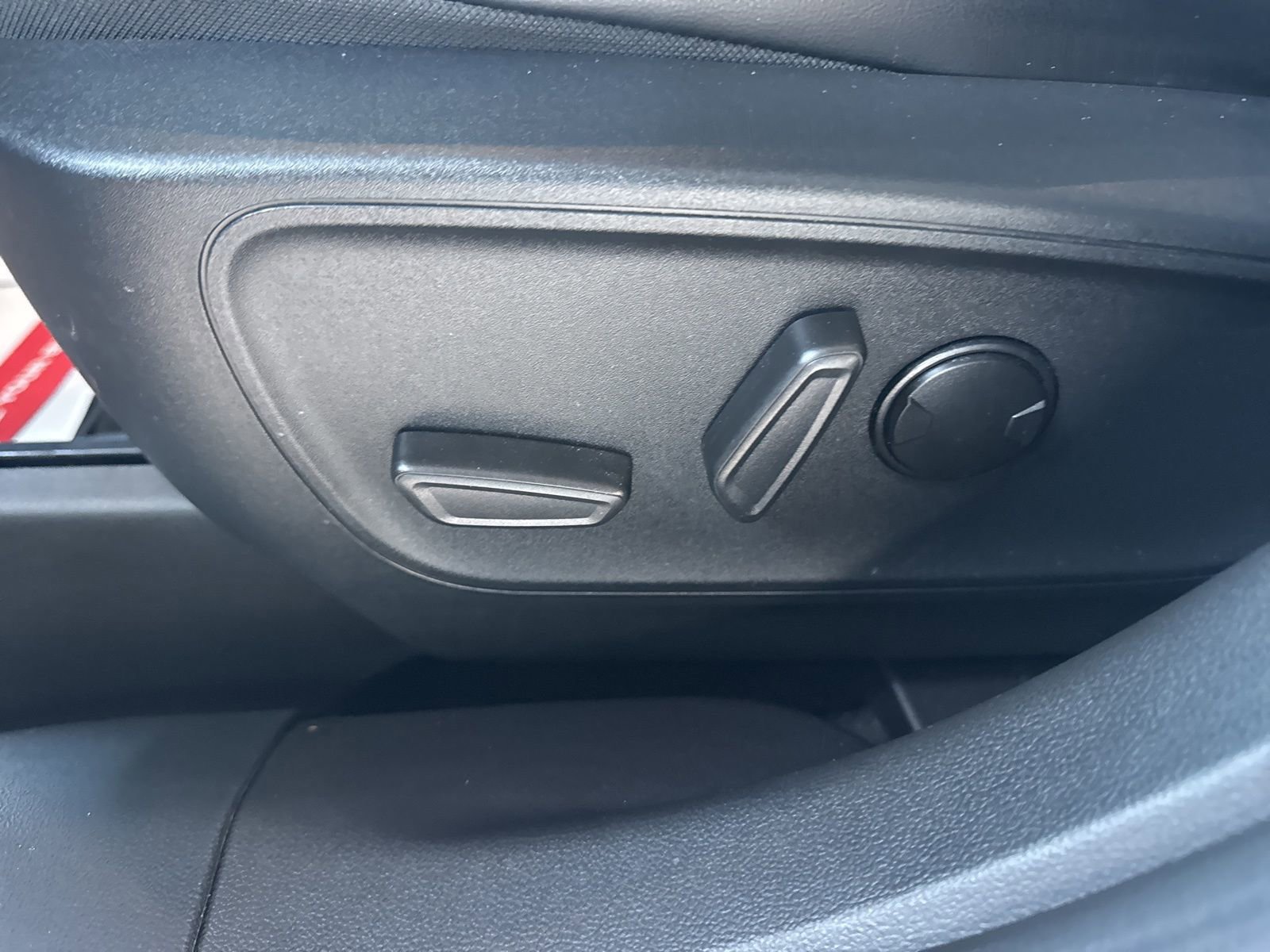 Certified 2024 Ford Escape ST-Line Select w/ Tech Pack #2 image 26