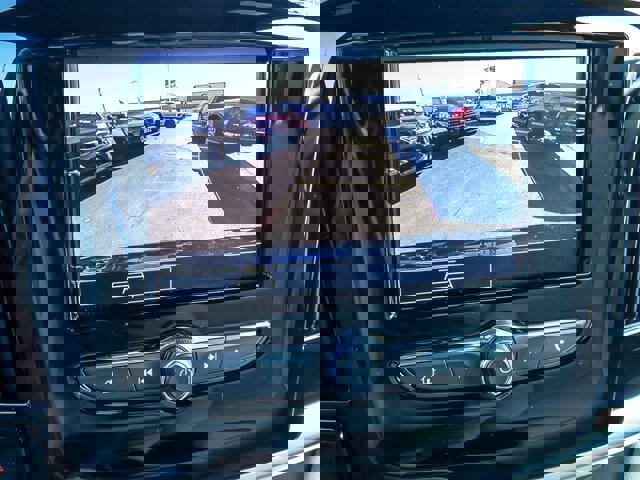 Used 2023 Chevrolet Traverse LS image 21