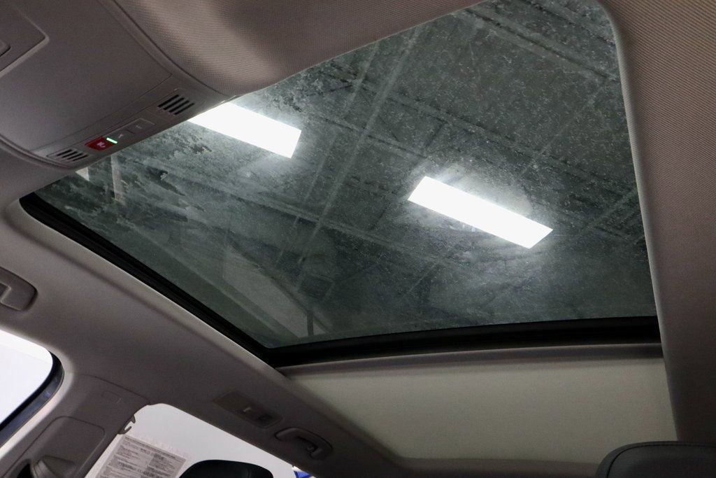 Used 2024 Volkswagen Tiguan Wolfsburg Edition image 23