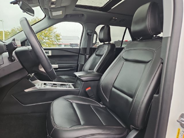 Certified 2023 Ford Explorer XLT w/ Equipment Group 202A AWD/4WD image 24