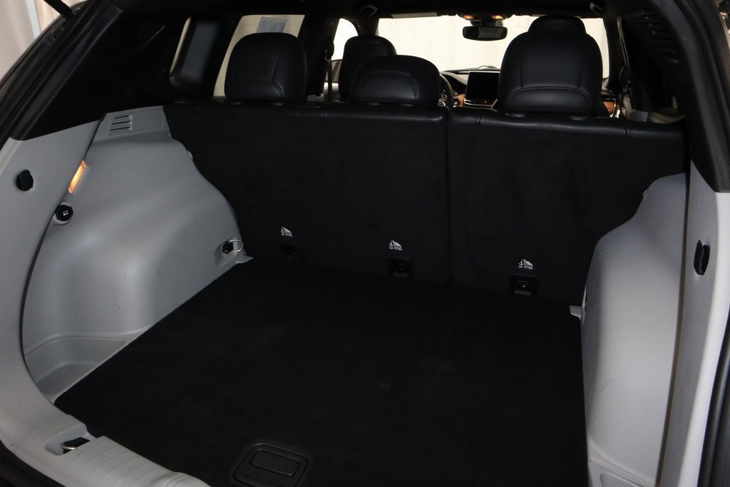 Used 2023 Jeep Compass Limited image 14