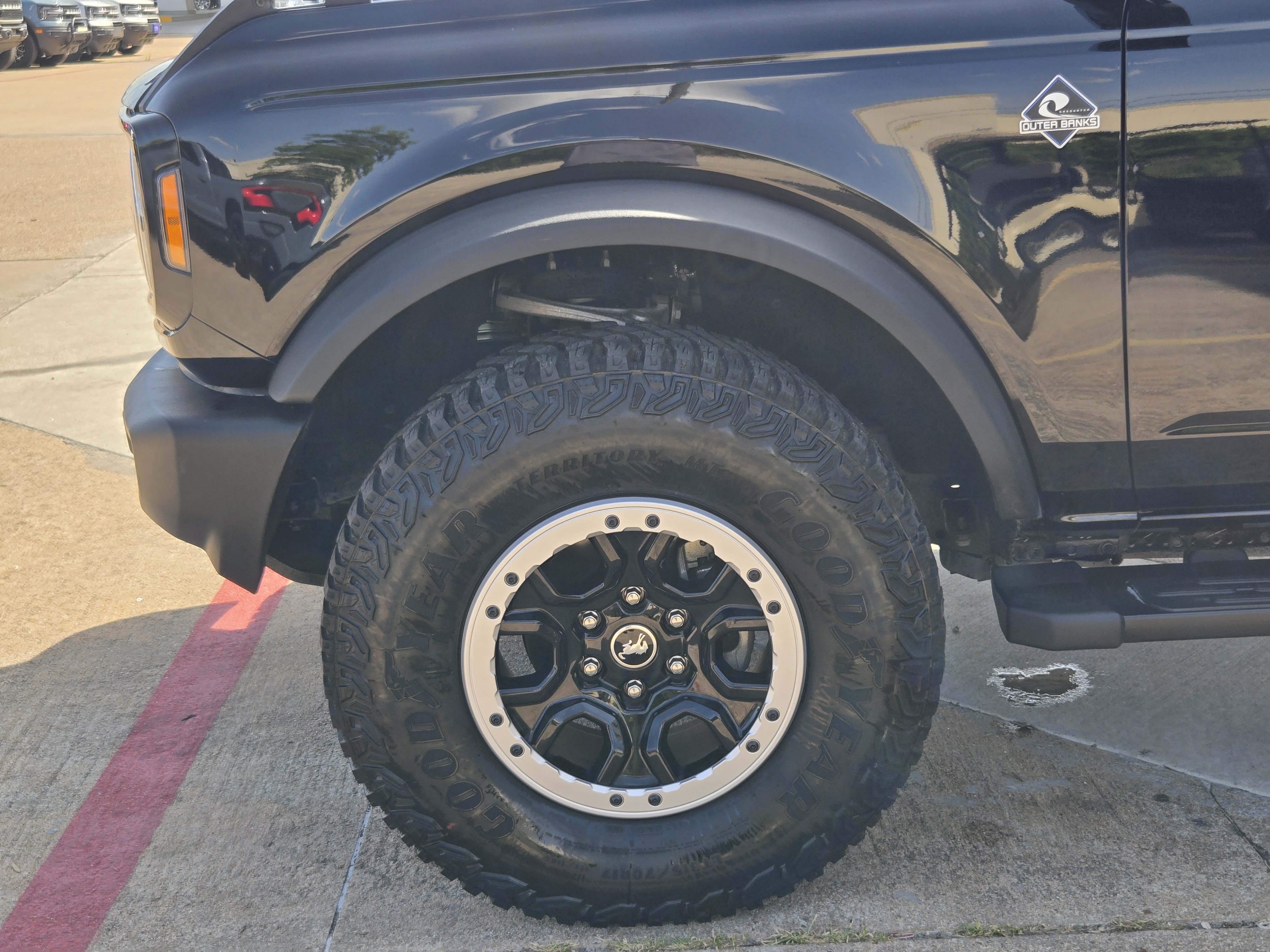 Certified 2024 Ford Bronco Outer Banks w/ Sasquatch Package AWD/4WD image 5
