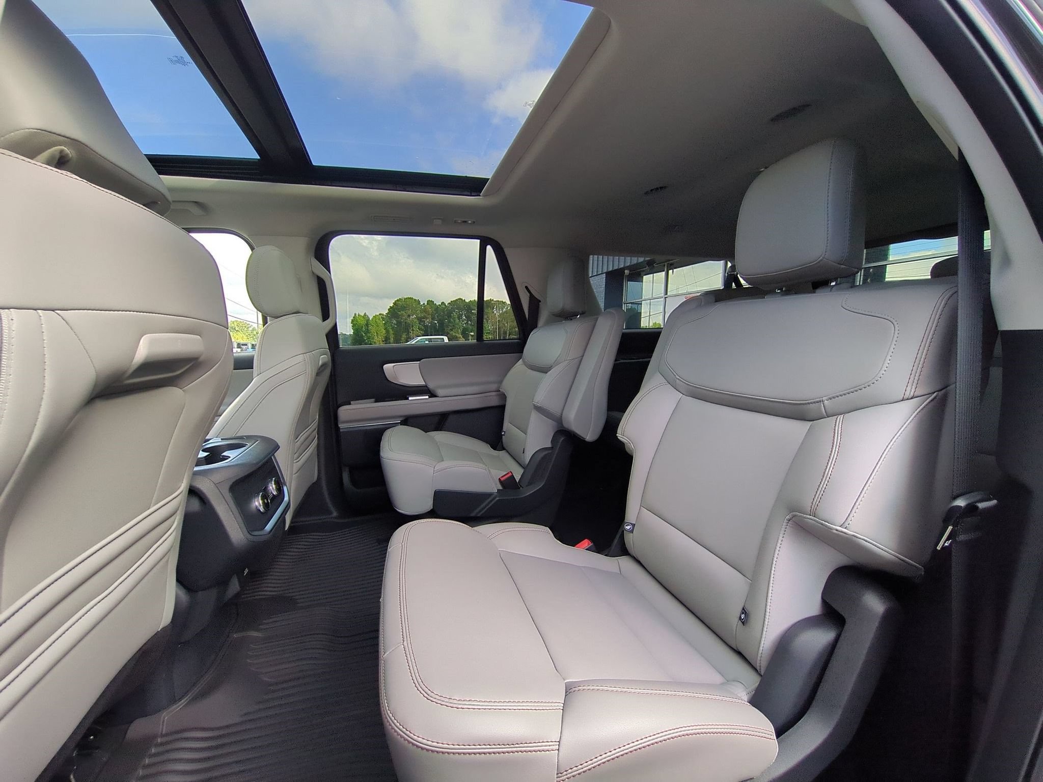 Certified 2025 Ford Expedition Max Active RWD image 28
