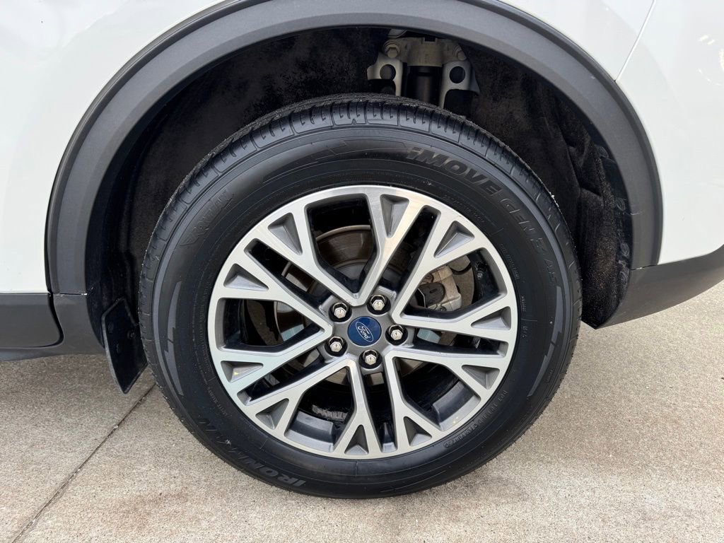 Certified 2020 Ford Escape SEL image 6