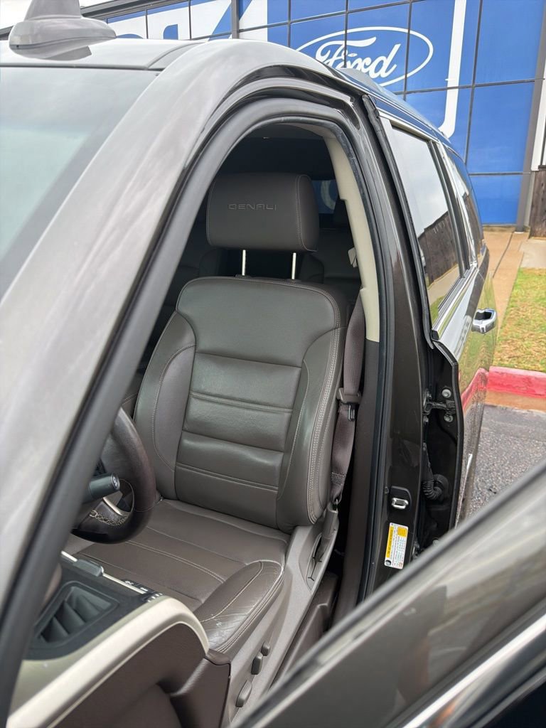 Used 2020 GMC Yukon Denali image 4