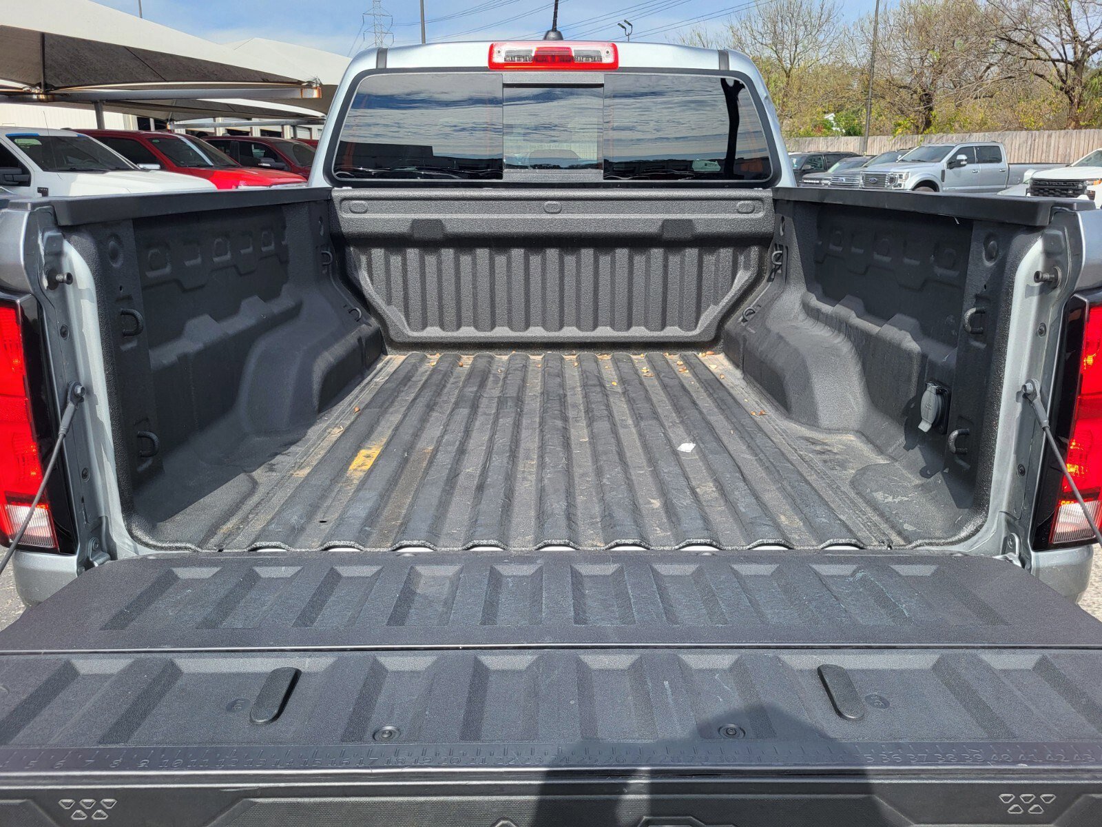 Used 2024 Chevrolet Colorado Z71 w/ Z71 Convenience Package 2 image 27