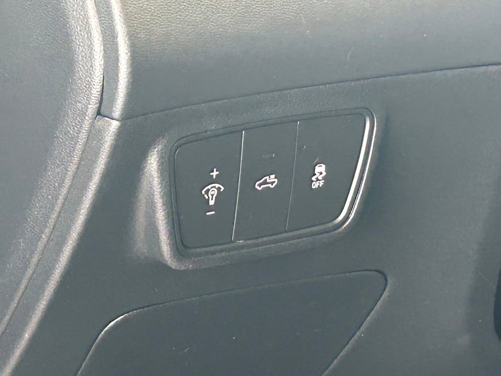 Used 2022 Hyundai Santa Cruz Limited image 35