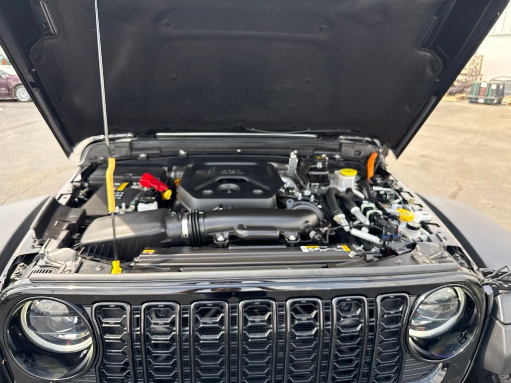 Used 2024 Jeep Wrangler Unlimited AWD/4WD image 57