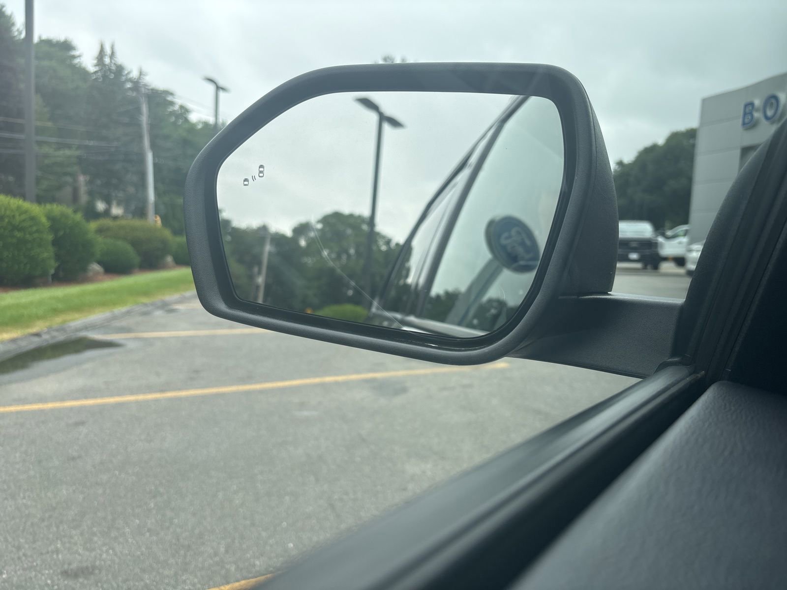 Certified 2022 Ford Explorer XLT w/ Equipment Group 202A image 28