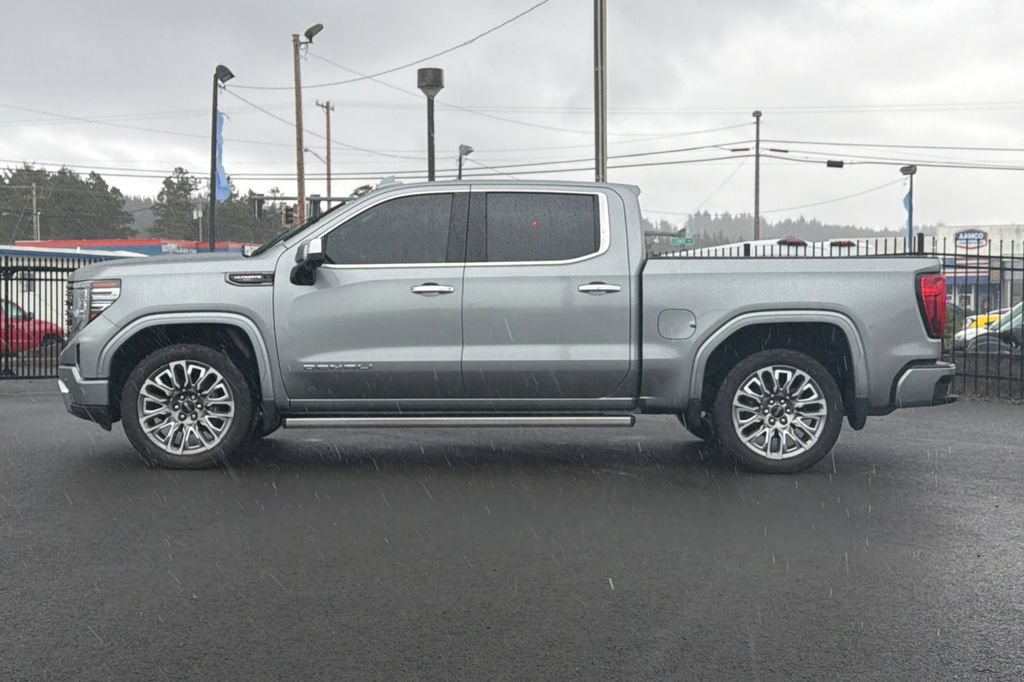 Used 2023 GMC Sierra 1500 Denali Ultimate AWD/4WD image 6