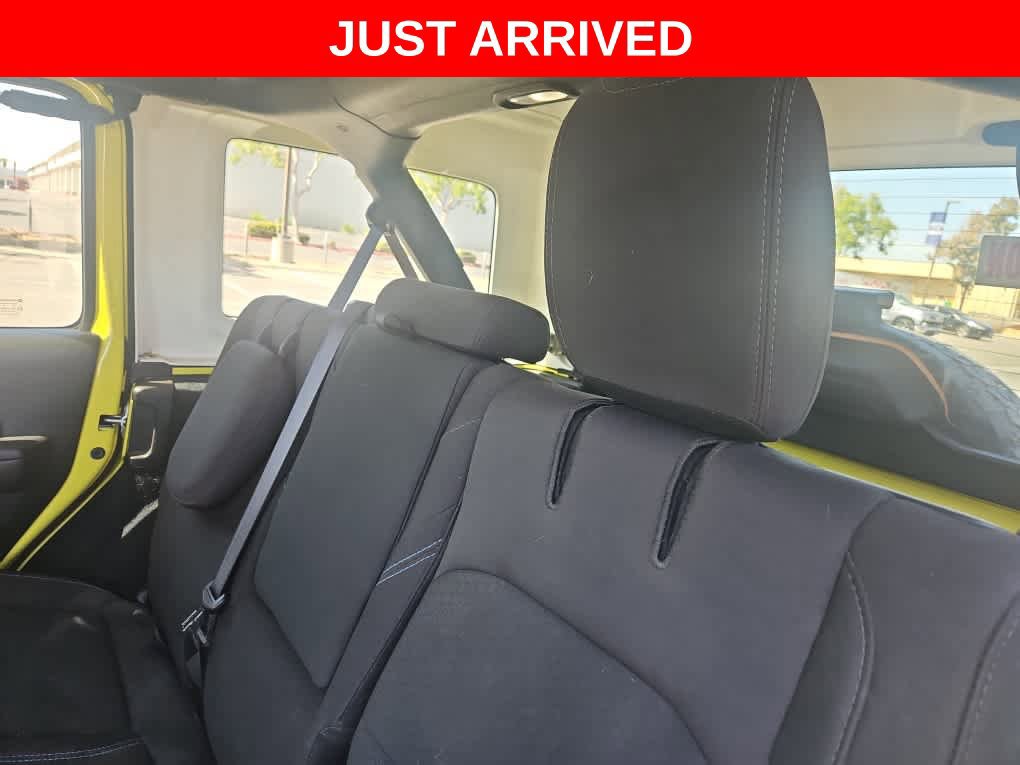Used 2022 Jeep Wrangler Unlimited Rubicon 4xe w/ Cold Weather Group AWD/4WD image 12
