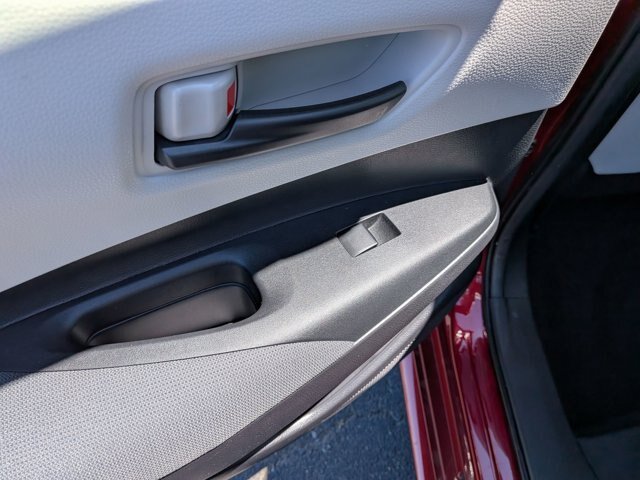 Used 2022 Toyota Corolla LE FWD image 26