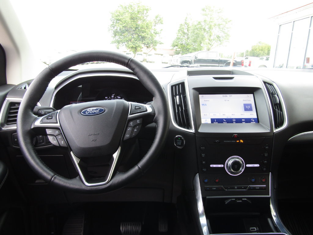 Certified 2020 Ford Edge Titanium w/ Equipment Group 301A AWD/4WD image 5