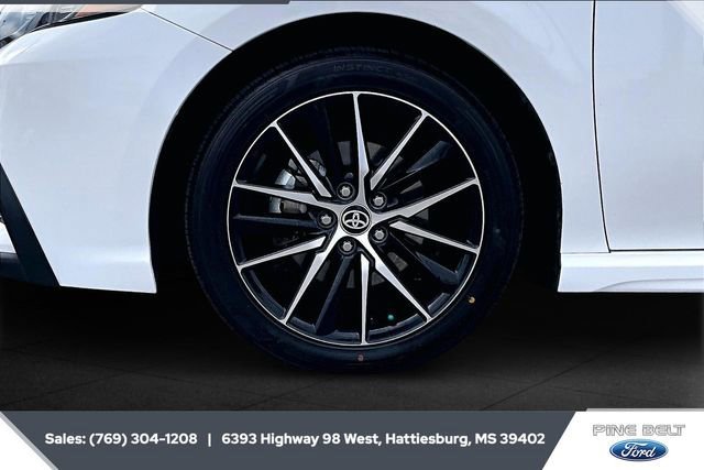 Used 2024 Toyota Camry SE image 9