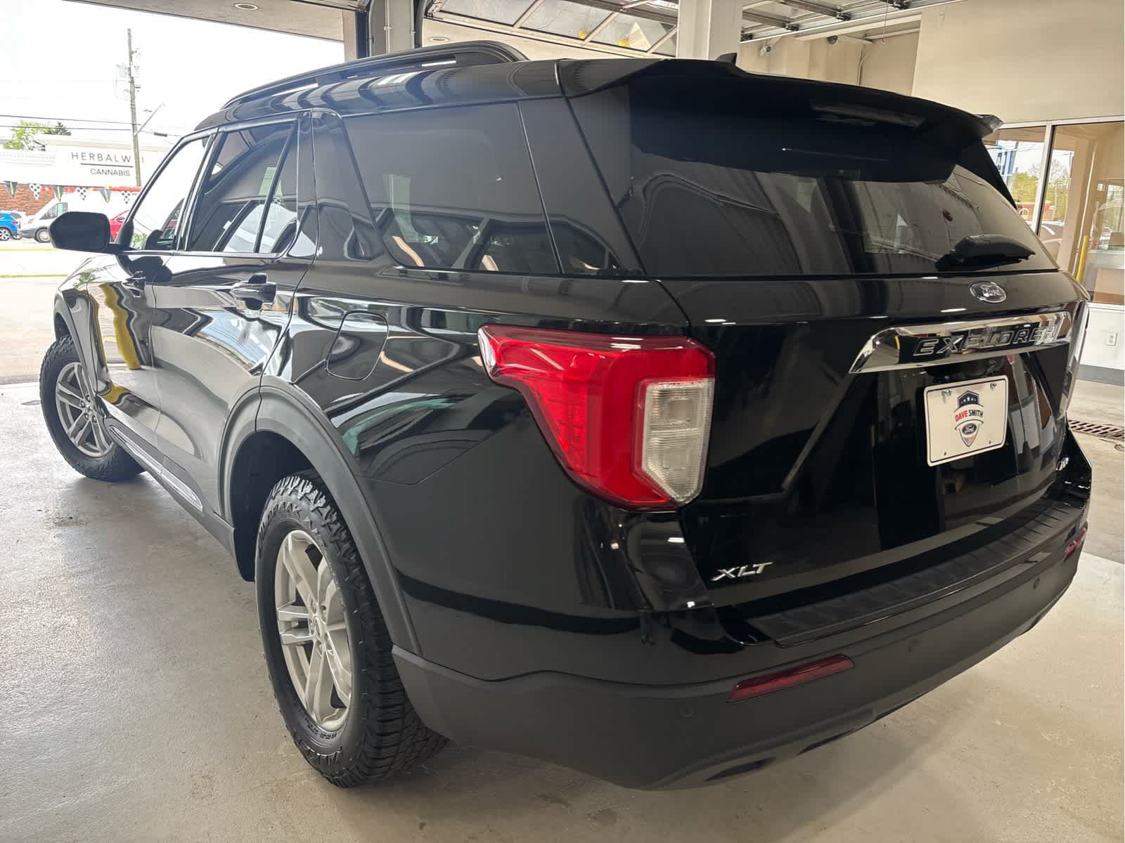 Certified 2022 Ford Explorer XLT AWD/4WD image 6