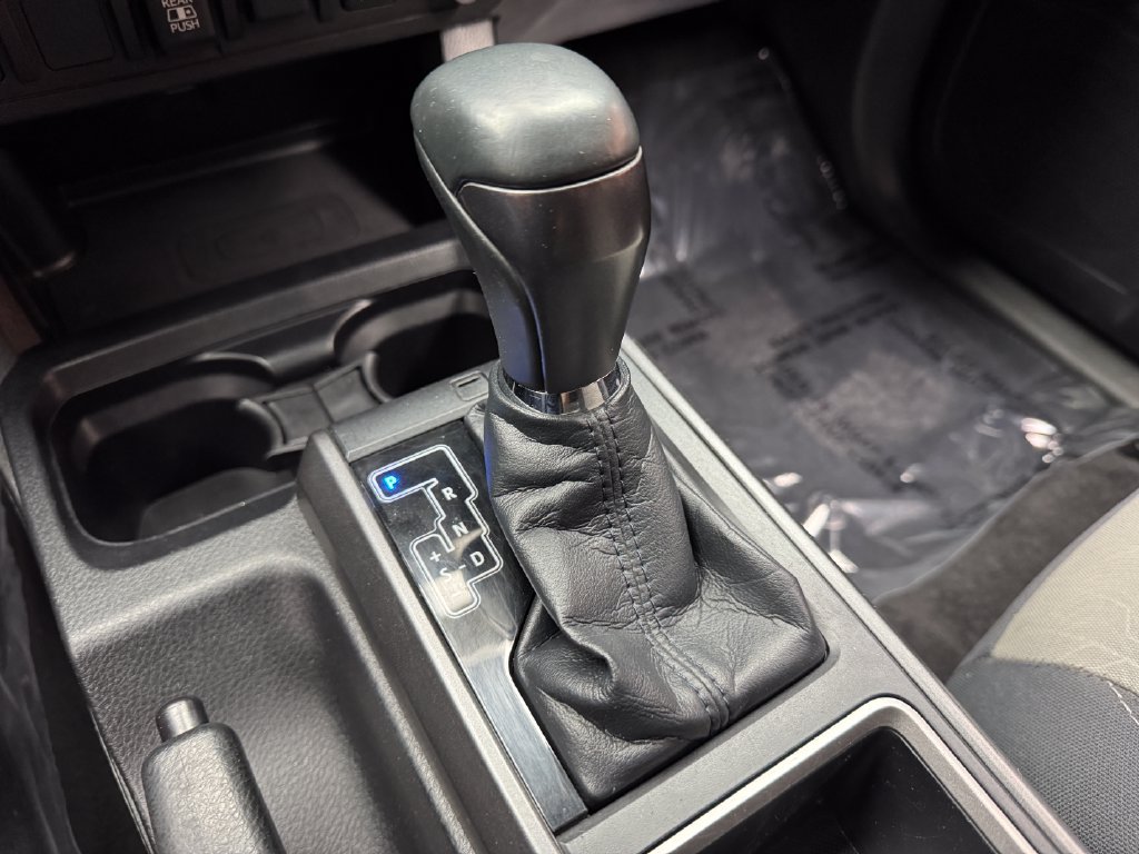 Used 2021 Toyota Tacoma TRD Off-Road AWD/4WD image 21