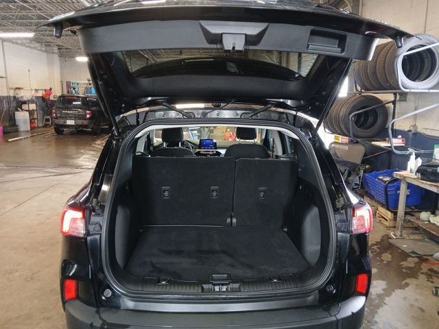 Certified 2022 Ford Escape SE w/ Cold Weather Package image 44