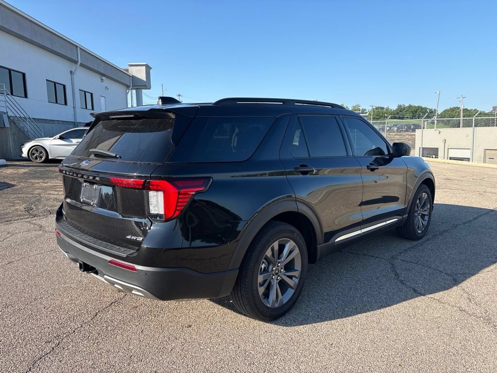 Certified 2025 Ford Explorer Active w/ Active Comfort Package AWD/4WD image 7
