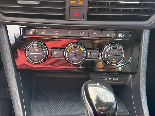 Used 2024 Volkswagen Jetta SE w/ Panoramic Sunroof Package FWD image 6