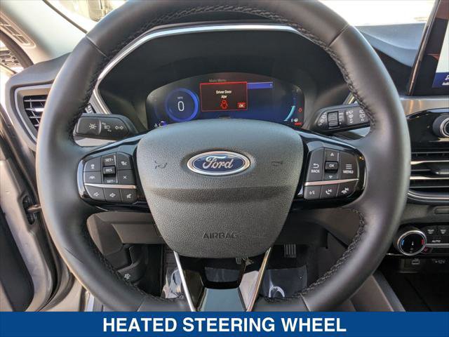 Certified 2022 Ford Escape Titanium w/ Class II Trailer Tow Package image 13