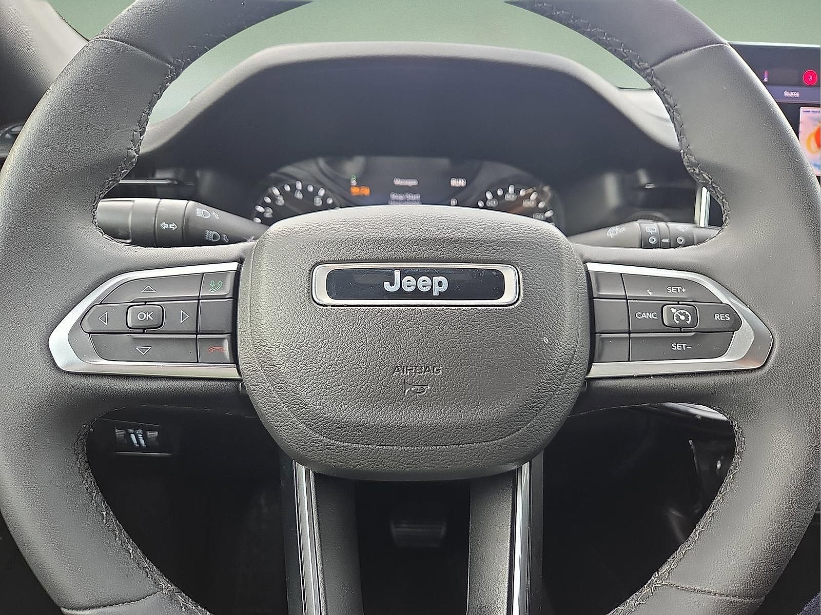 Used 2022 Jeep Compass Latitude FWD image 24